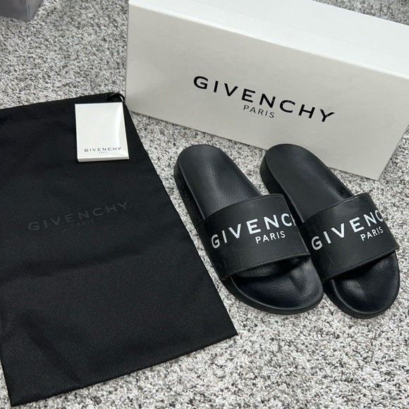 Givenchy Logo Slide 'Black' - Picture 1 of 6